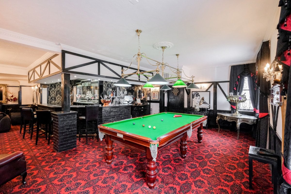 The Ongar Bell - snooker table in bar area